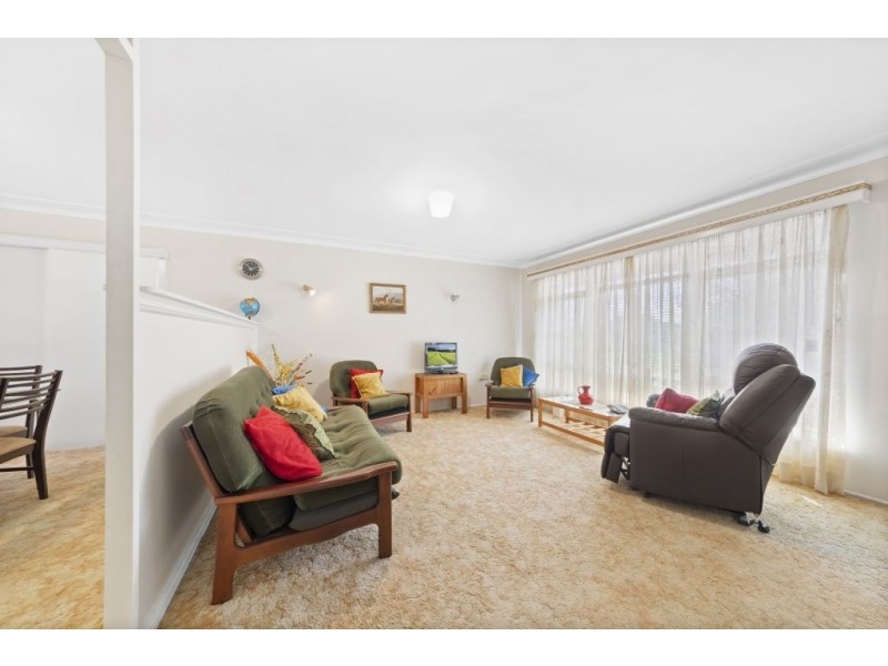 15 Robin Crescent, Woy Woy NSW 2256