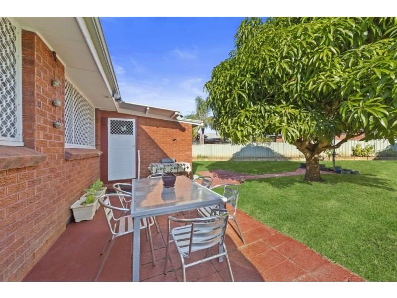 15 Robin Crescent, Woy Woy NSW 2256