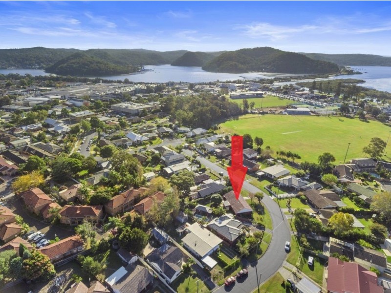 15 Robin Crescent, Woy Woy NSW 2256