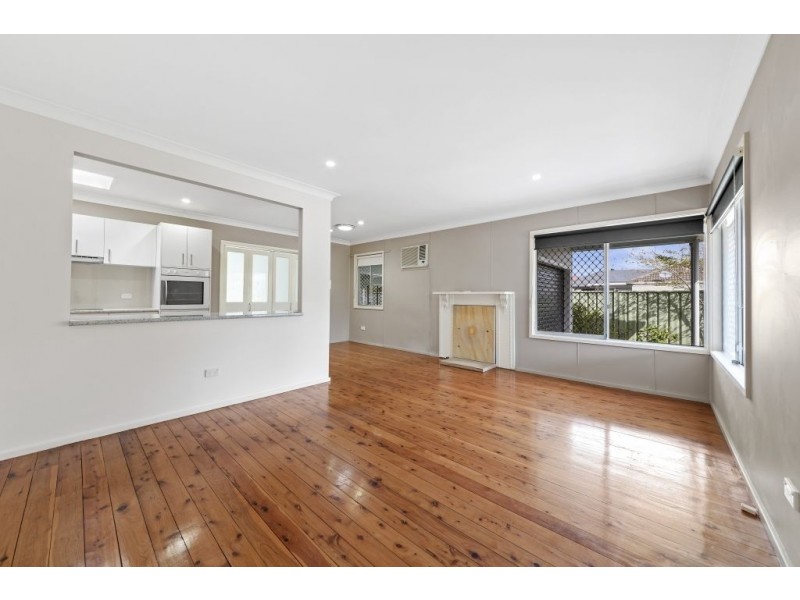 40 Robin Crescent, Woy Woy NSW 2256
