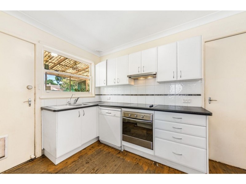 8 Walford Street, Woy Woy NSW 2256