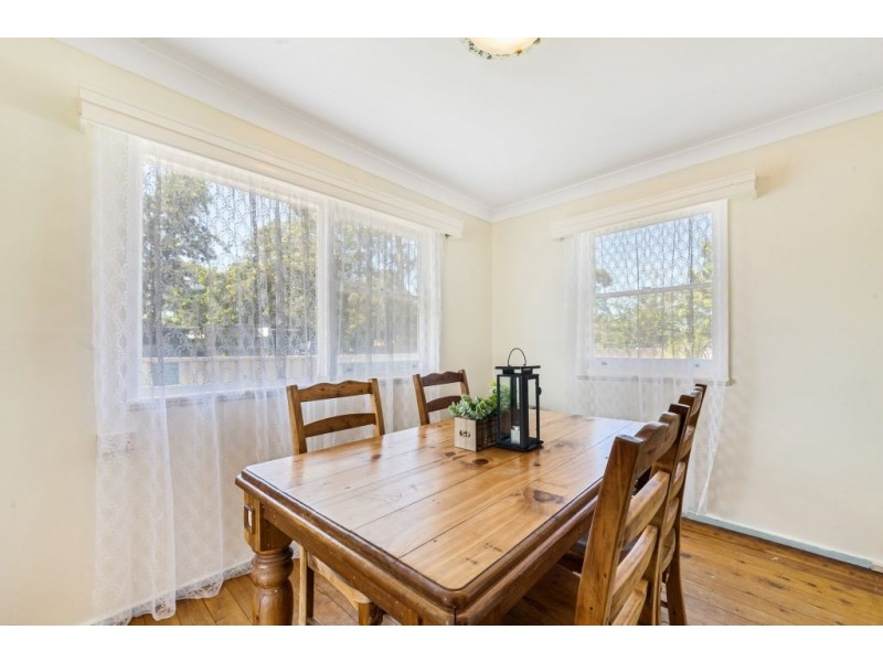 8 Walford Street, Woy Woy NSW 2256