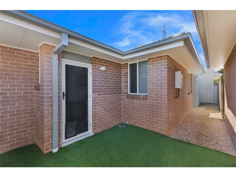2/2-4 Waitangi Street, Blackwall NSW 2256