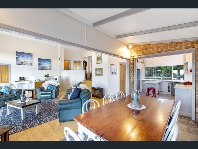 33 The Palisade, Umina Beach NSW 2257