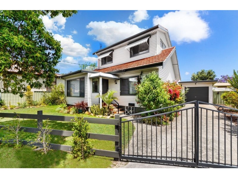 7 Rawson Rd, Woy Woy NSW 2256