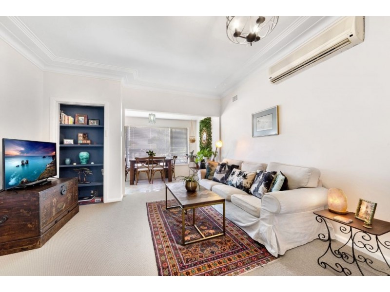 7 Rawson Rd, Woy Woy NSW 2256