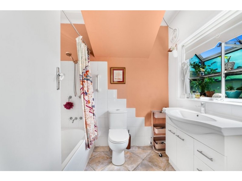 7 Rawson Rd, Woy Woy NSW 2256