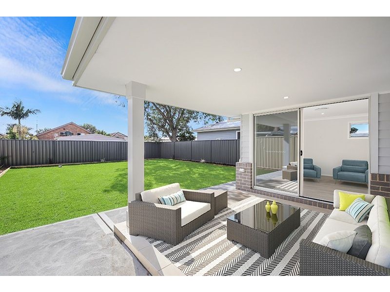 13 Wellington Street, Umina Beach NSW 2257