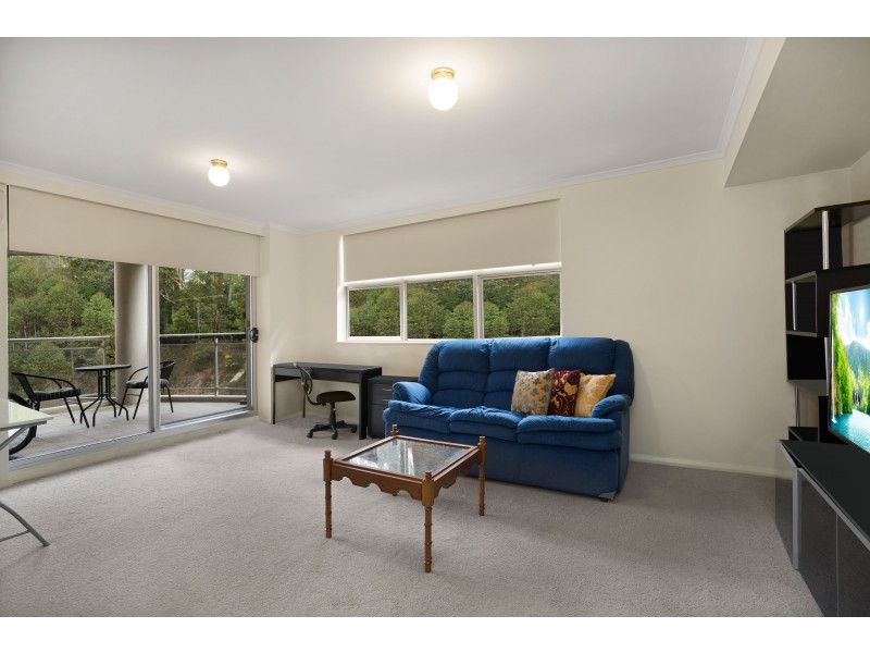 341/80 John Whiteway Drive, Gosford NSW 2250