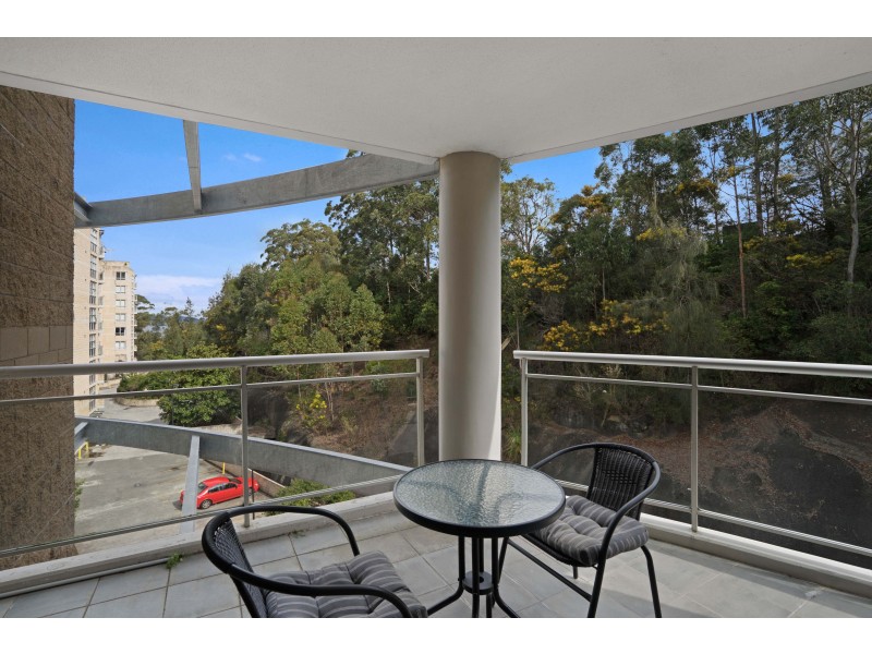 341/80 John Whiteway Drive, Gosford NSW 2250