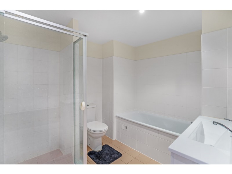 341/80 John Whiteway Drive, Gosford NSW 2250