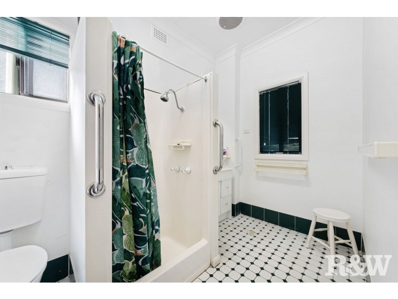 14 North Burge Road, Woy Woy NSW 2256