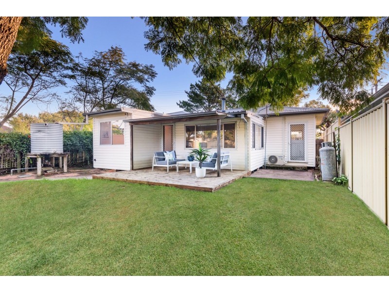 82 Trafalgar Avenue, Woy Woy NSW 2256