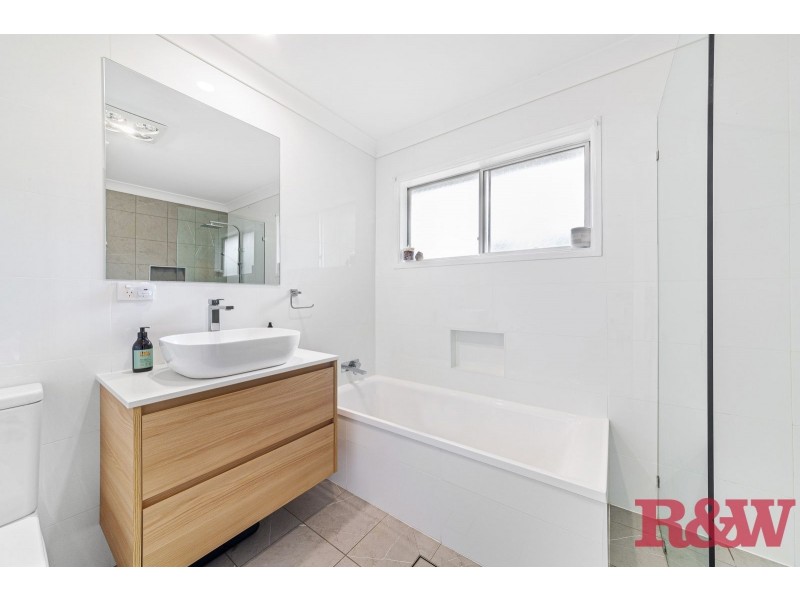 40 Bourbon Street, Wyoming NSW 2250