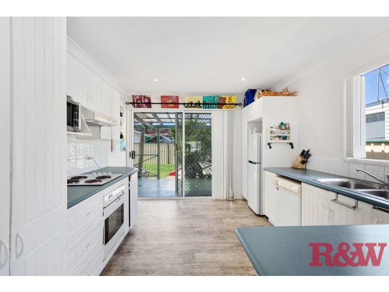 12 Wentworth Avenue, Woy Woy NSW 2256