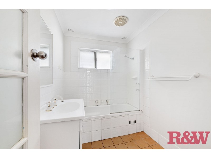 12 Wentworth Avenue, Woy Woy NSW 2256