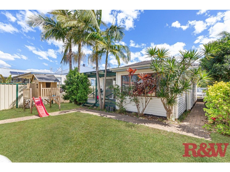 12 Wentworth Avenue, Woy Woy NSW 2256