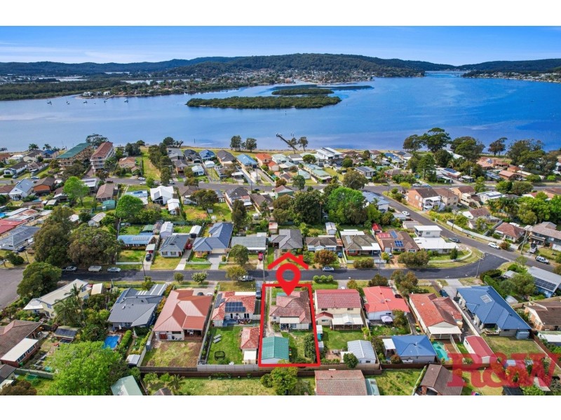 9 Norma Cr, Woy Woy NSW 2256