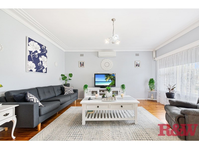 9 Norma Cr, Woy Woy NSW 2256