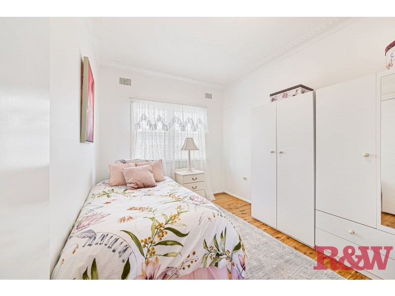 9 Norma Cr, Woy Woy NSW 2256