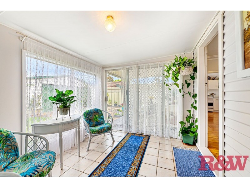 9 Norma Cr, Woy Woy NSW 2256