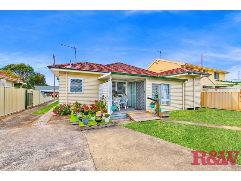 9 Norma Cr, Woy Woy NSW 2256
