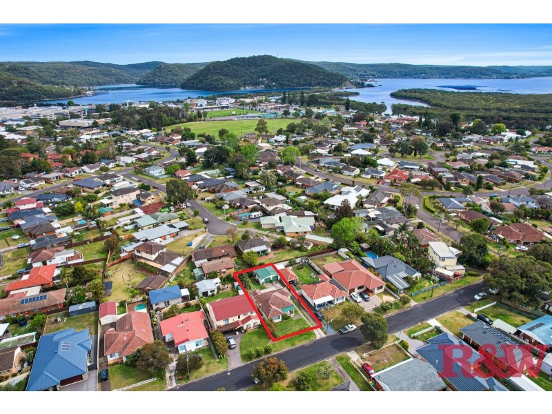 9 Norma Cr, Woy Woy NSW 2256