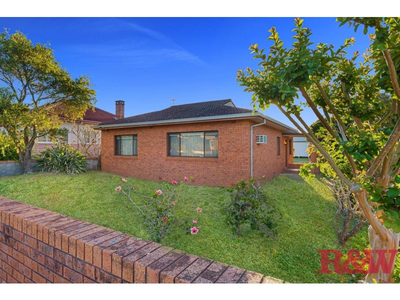 121 Broken Bay Road, Ettalong Beach NSW 2257