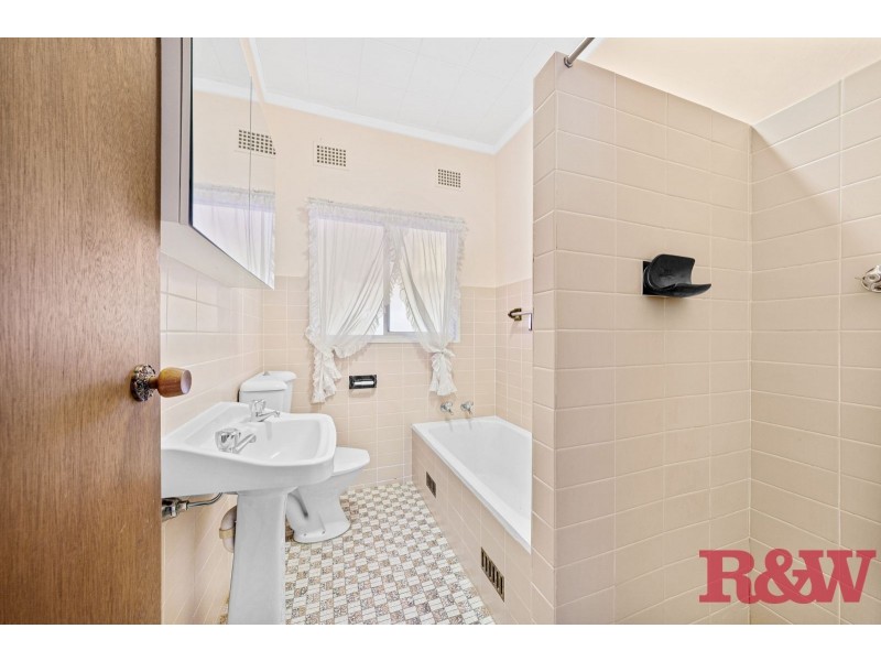 121 Broken Bay Road, Ettalong Beach NSW 2257