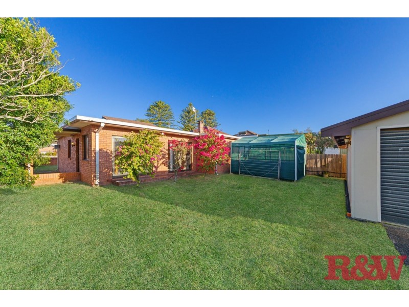 121 Broken Bay Road, Ettalong Beach NSW 2257