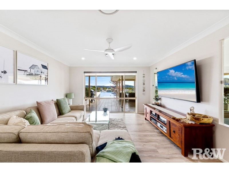 36 Daley Avenue, Daleys Point NSW 2257