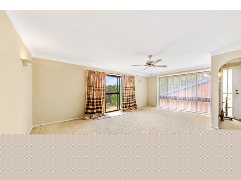 73 Wendy Drive, Point Clare NSW 2250
