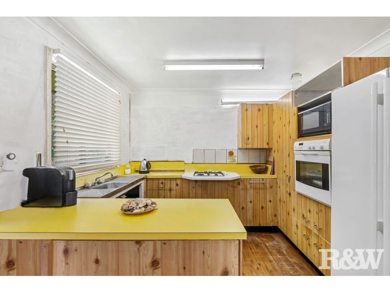 73 Wendy Drive, Point Clare NSW 2250