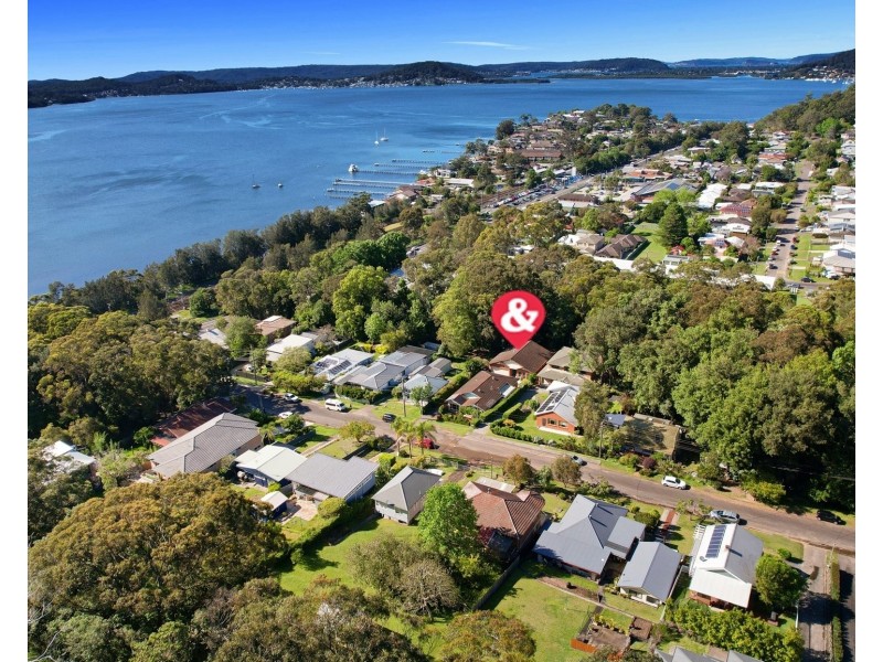 2/8 Scott Street, Point Clare NSW 2250