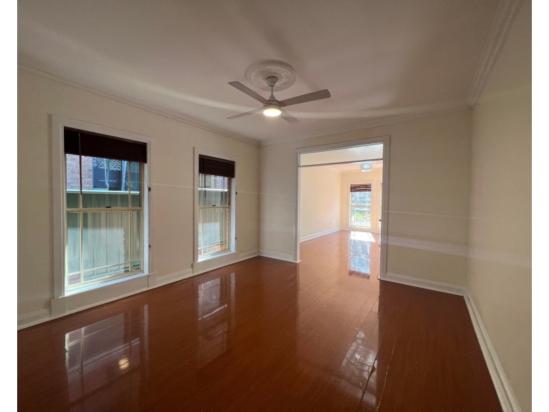 2/8 Scott Street, Point Clare NSW 2250