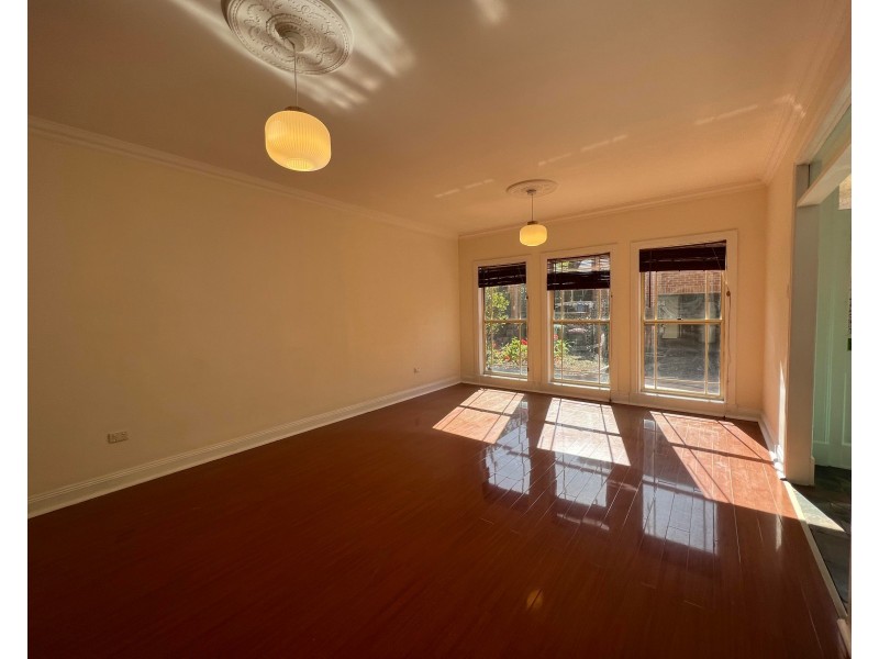 2/8 Scott Street, Point Clare NSW 2250