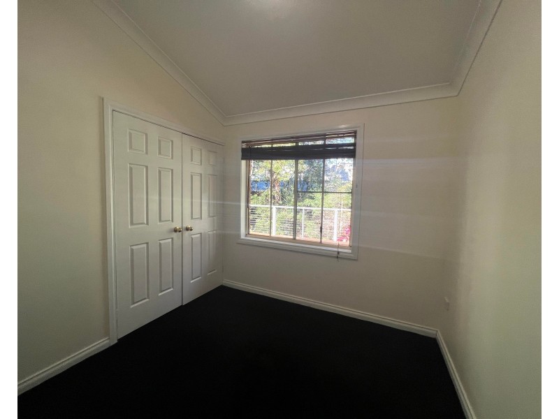 2/8 Scott Street, Point Clare NSW 2250