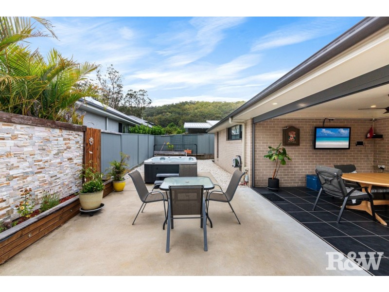 17 Milpera Road, Green Point NSW 2251