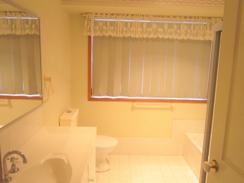92 Newling Street, Lisarow NSW 2250