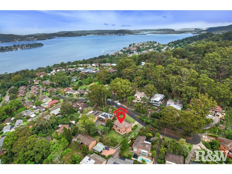 16 Fiona Street, Point Clare NSW 2250