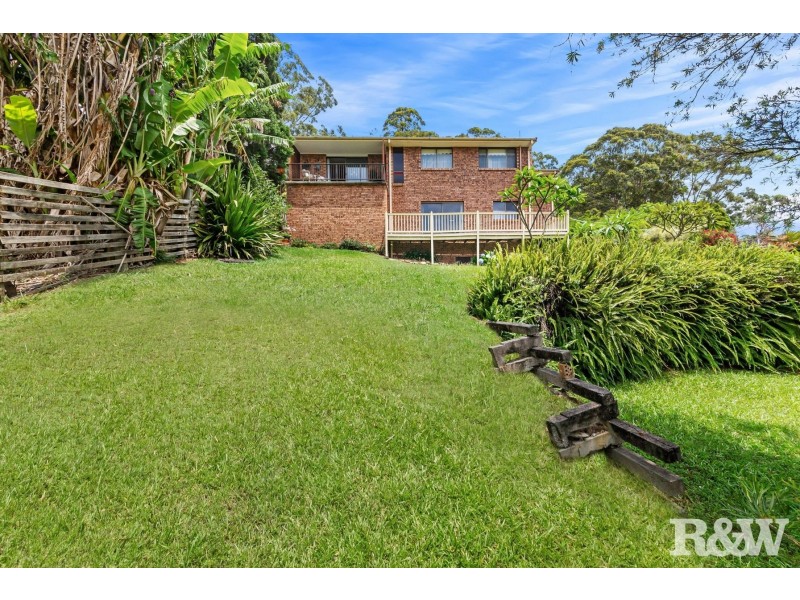 16 Fiona Street, Point Clare NSW 2250