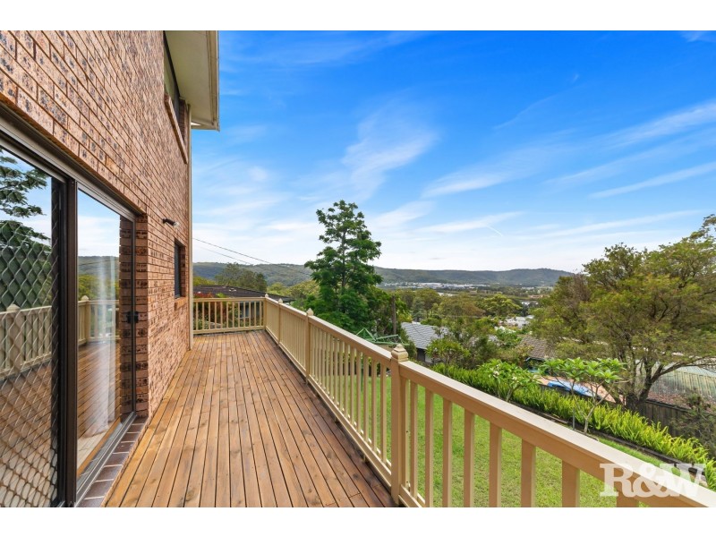 16 Fiona Street, Point Clare NSW 2250