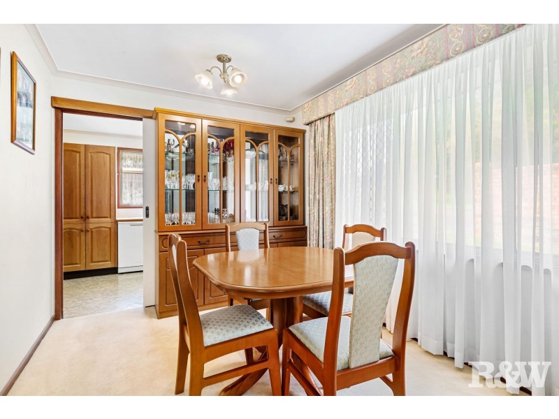 2 Camden Close, Point Clare NSW 2250
