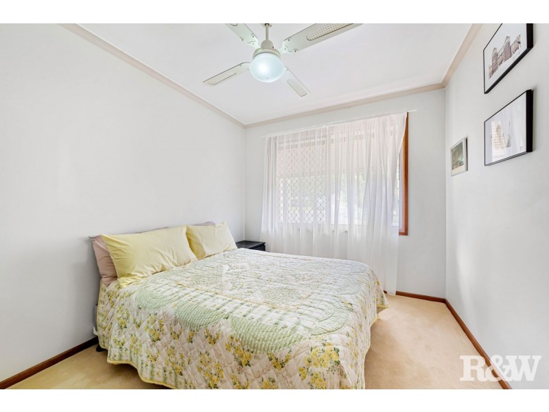 2 Camden Close, Point Clare NSW 2250