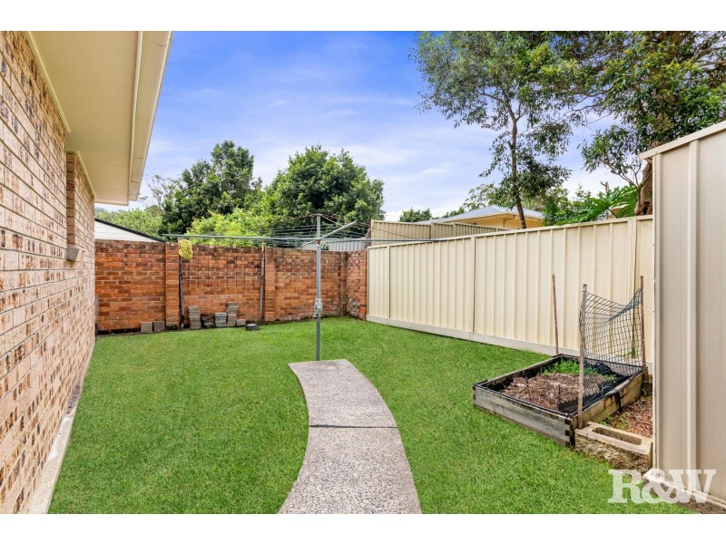 2 Camden Close, Point Clare NSW 2250