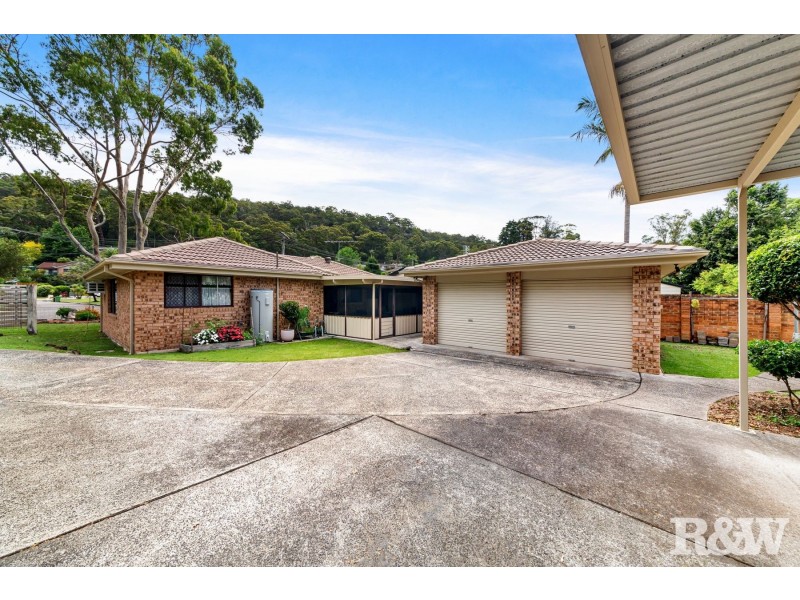 2 Camden Close, Point Clare NSW 2250