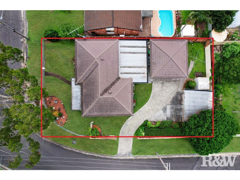 2 Camden Close, Point Clare NSW 2250