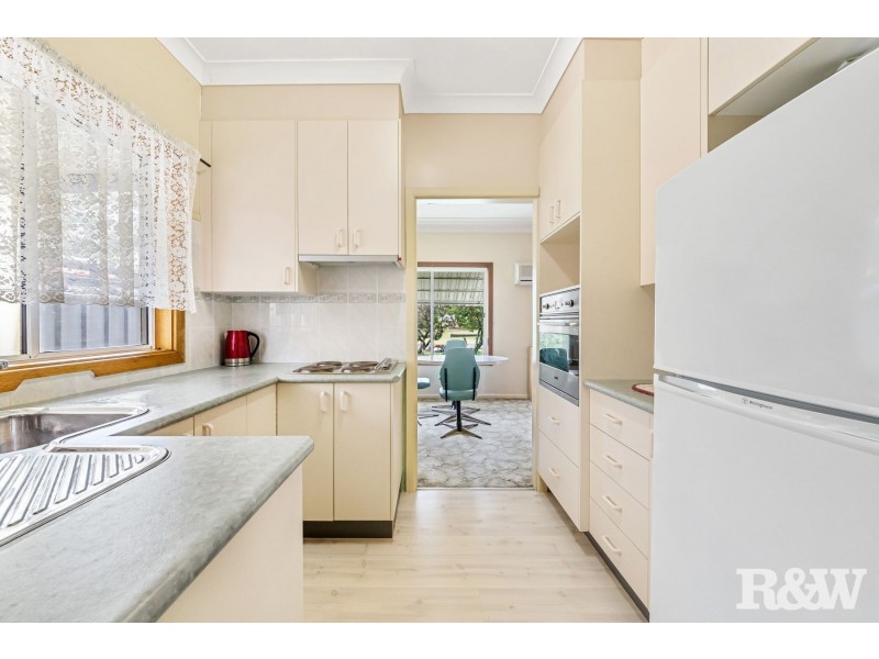 13 Florida Avenue, Woy Woy NSW 2256