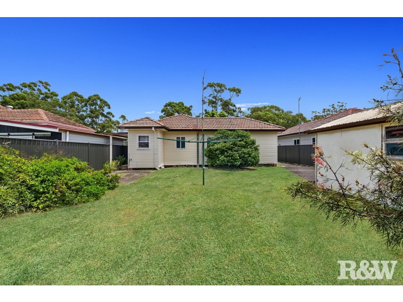 13 Florida Avenue, Woy Woy NSW 2256