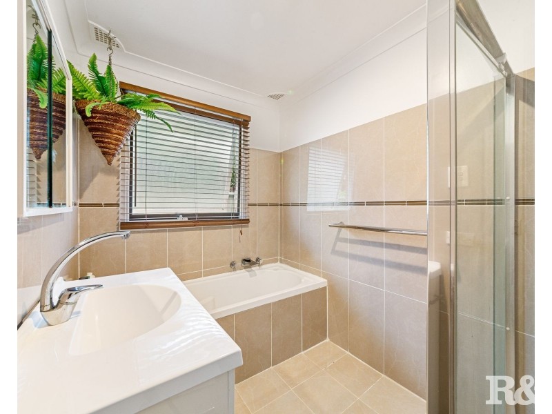 16 Everglades Cresent, Woy Woy NSW 2256